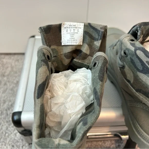 Bongo Vintage Camo Fold-Over Lace-Up Boots - Women’s 8 - Picture 5 of 6